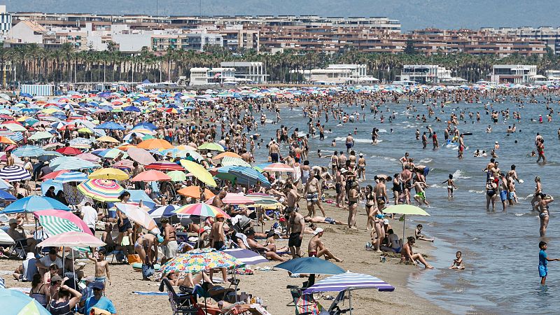 Primer fin de semana de julio con lleno en las playas y también en bares y restaurantes - Noticias Murcia | Ver