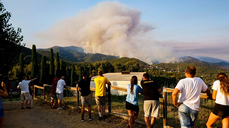 Labores de extinción de los incendios en Anoia y Sentmenat - Informativo 24h | Ver