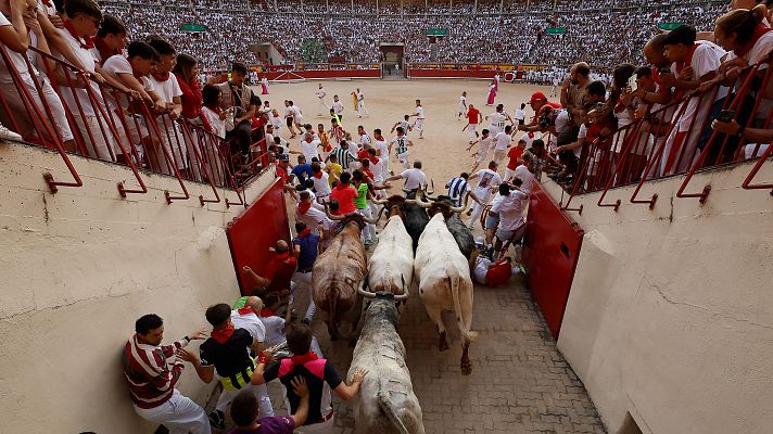 Sanfermines - Segundo encierro de San Fermín 2026: vídeo a cámara lenta