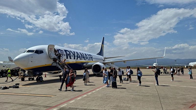 El aeropuerto internacional de la Región de Murcia celebra la llegada del pasajero número 3 millones - Noticias Murcia | Ver
