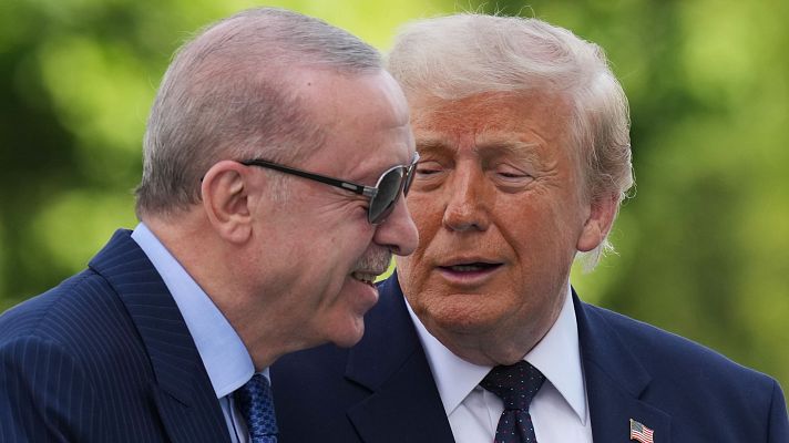 Telediario 2 - La OTAN se reúne en Ankara con el objetivo de apaciguar a Trump