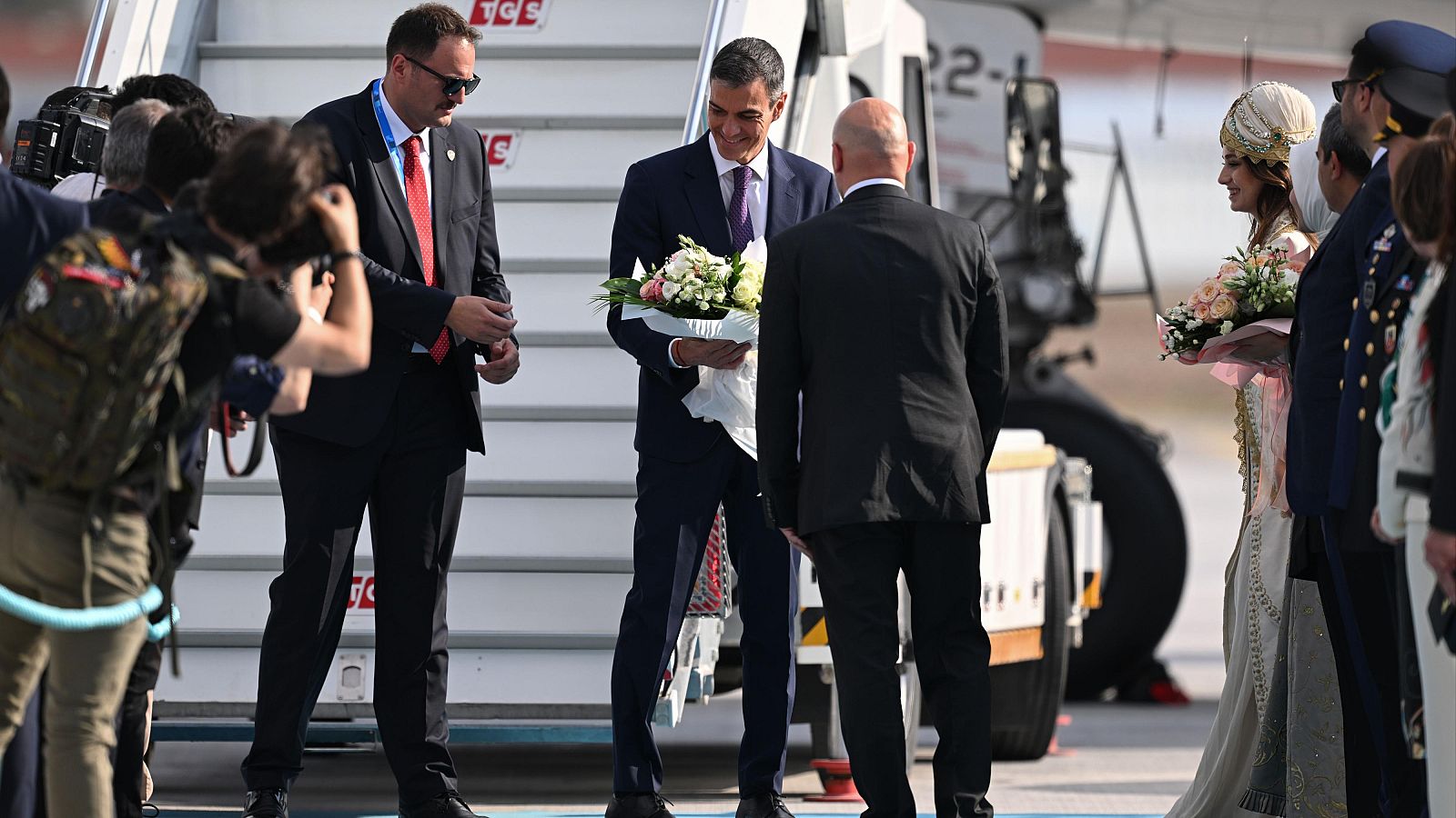 La ausencia de Gómez en la cumbre se ha hecho evidente por un error en el protocolo turco, que tenía preparado un ramo de flores preparado para ella