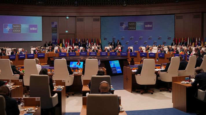 Telediario 1 - El Gobierno contiene su respuesta a Trump y el PP les acusa de usarlo para tapar la corrupción