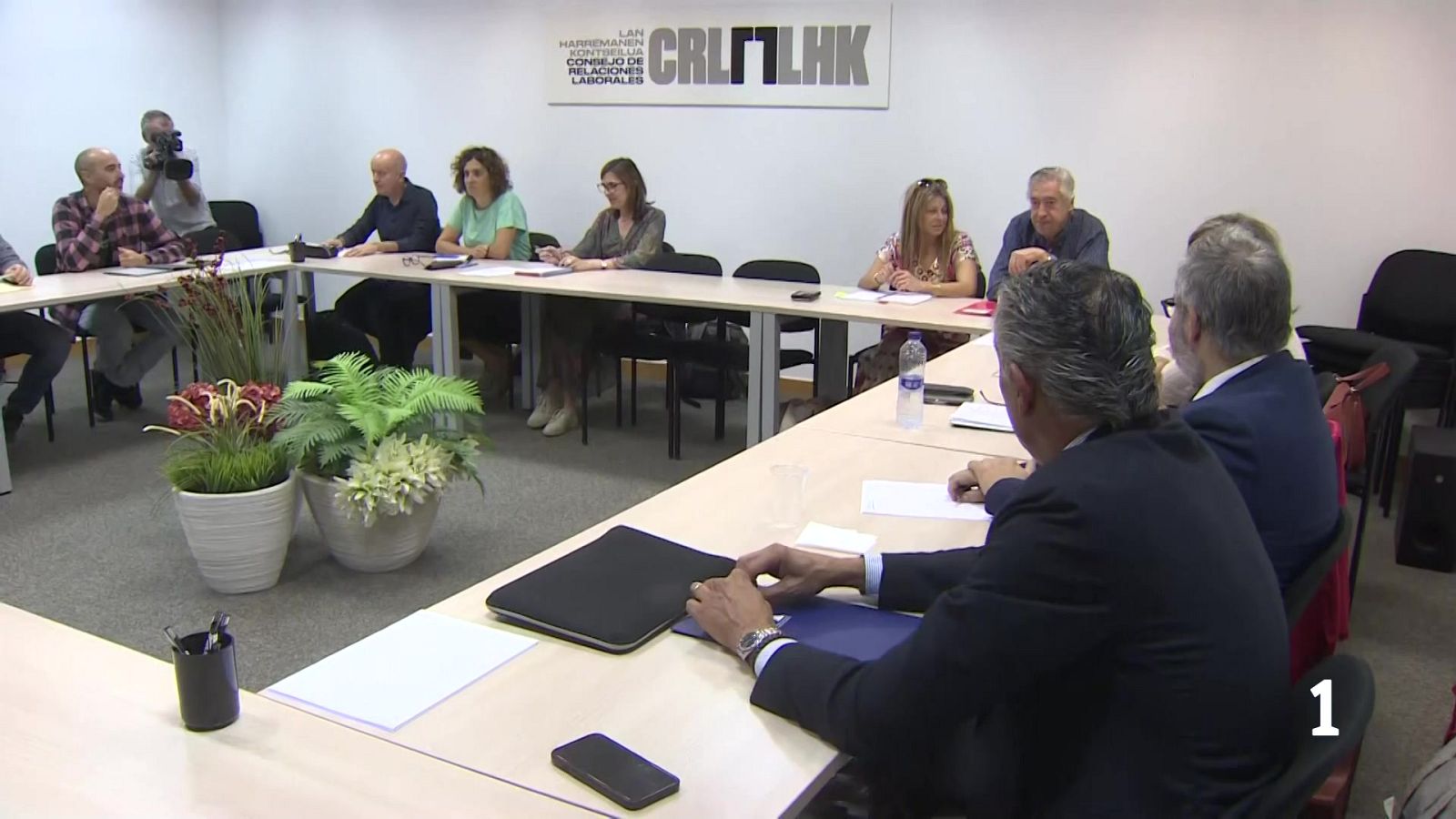 Debate en Euskadi sobre el uso del euskera en las mesas de negociación de los convenios | RTVE Play - Ver ahora