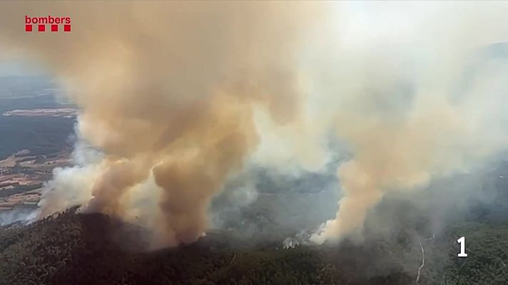 L'Informatiu - La lluita dels Bombers contra els incendis simultanis