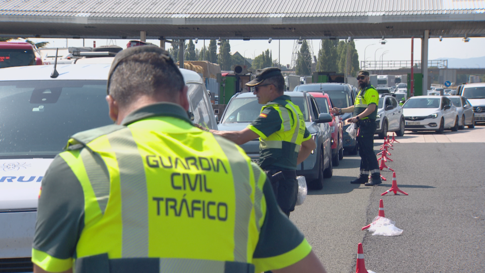 90.000 pruebas de alcohol y drogas durante las Fiestas - Telenavarra | Ver