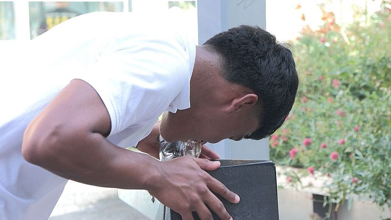 Unas cien personas que viven en la calle combaten contra el calor - Noticias Murcia | Ver
