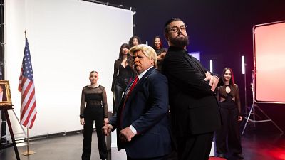 'El Perro Andaluz' parodia a Trump con una versi�n sat�rica inspirada en "Superestrella"