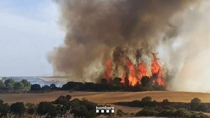 Telediario 2 - 21.000 personas confinadas en el incendio de Lleida