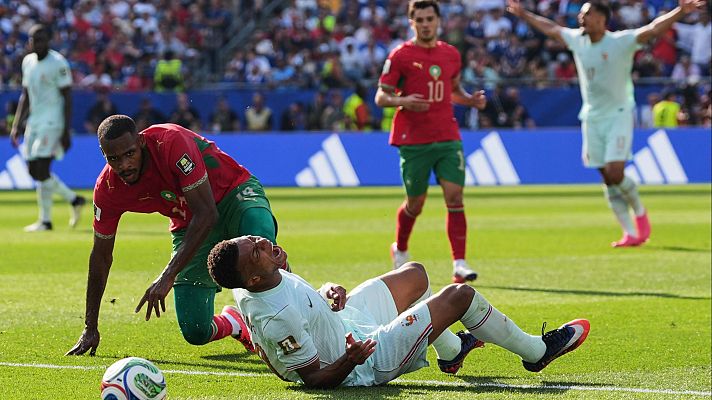 Entrada de Issa Diop a Kylian Mbappé en el minuto 62 del Francia - Marruecos | Mundial 2026 | Ver vídeo
