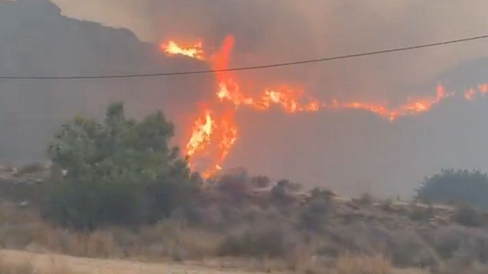 Telediario Matinal - El viento empeorará en la zona del incendio de Los Gallardos, Almería