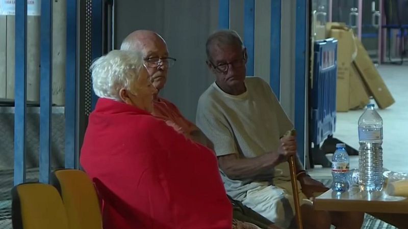 Desalojados incendio de los Gallardos - Noticias Andalucía | Ver