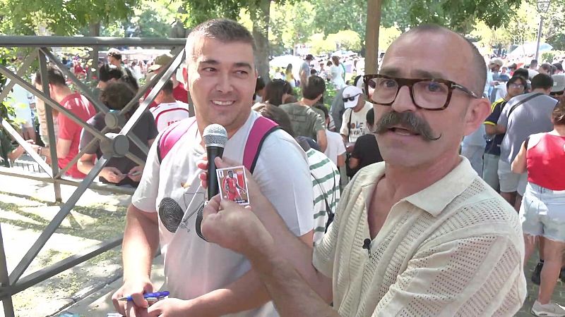 Yonyi Arenas en el rastro de Madrid para La Revuelta 10/7/26