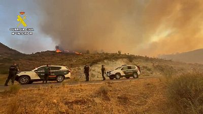 Incendio en Almer�a: heroico rescate de la Guardia Civil | Ver