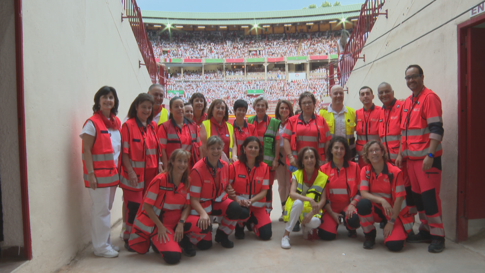 40 ángeles de la guarda en los encierros - Telenavarra | Ver