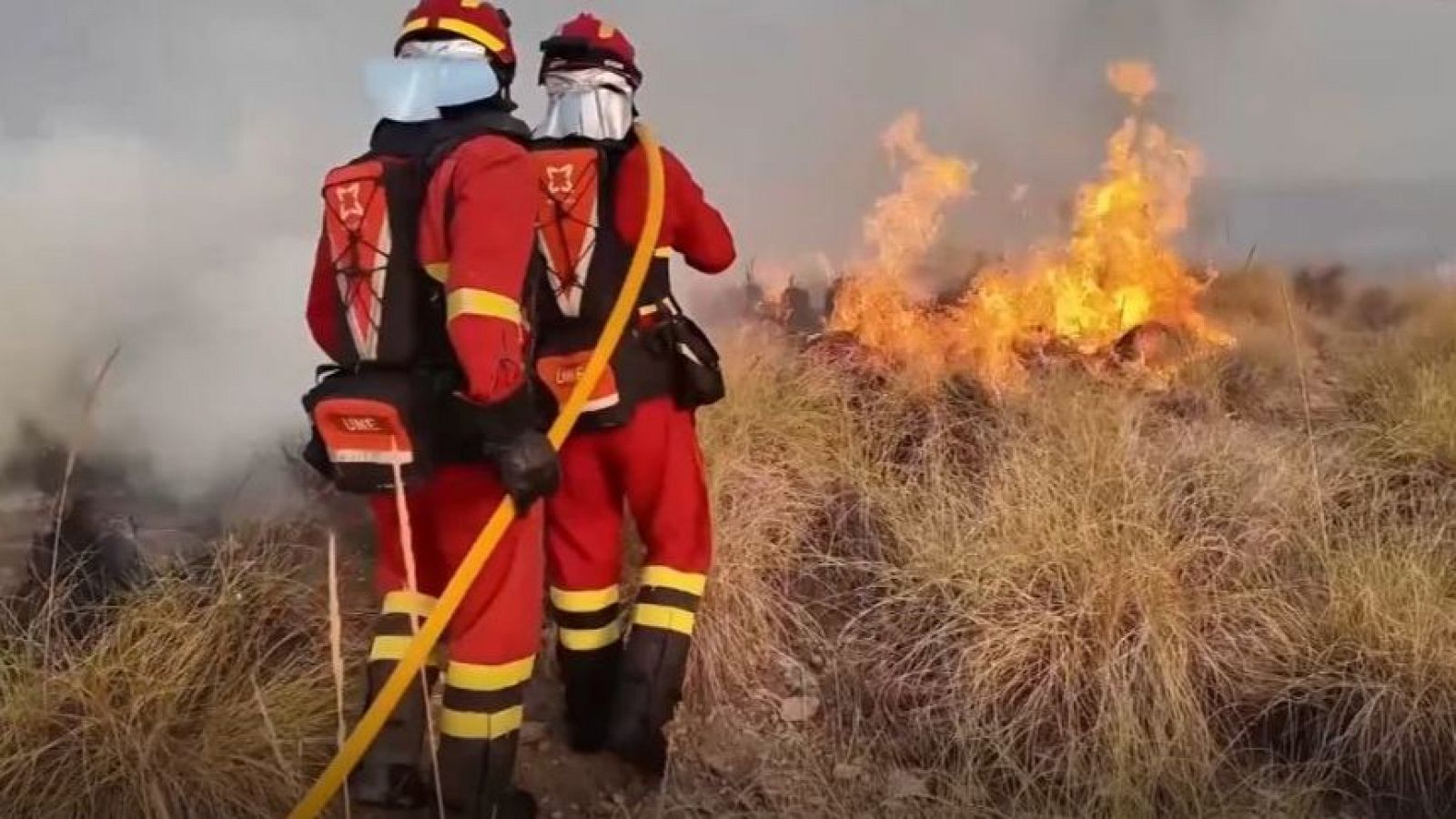 León continua con dos incendios en nivel 1 de alerta