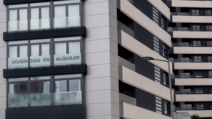 Telediario 1 - Los estudiantes universitarios buscan piso: el precio de las habitaciones ha subido hasta un 8%