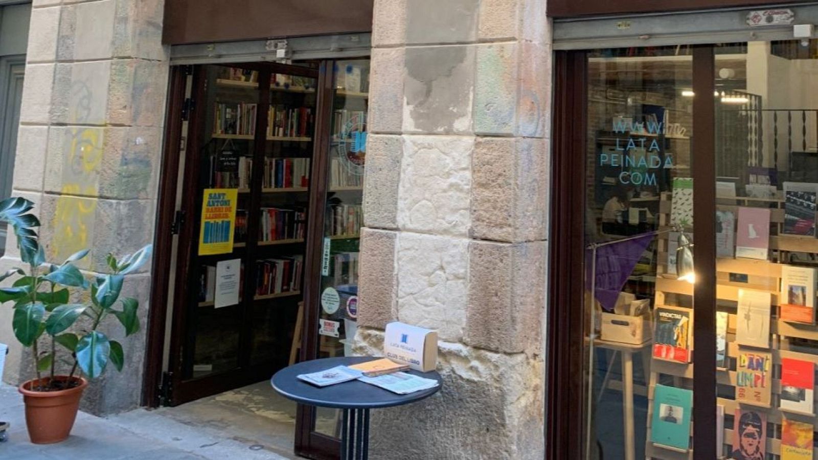 Abrir o cerrar: el difícil momento de las librerías independientes | Ver