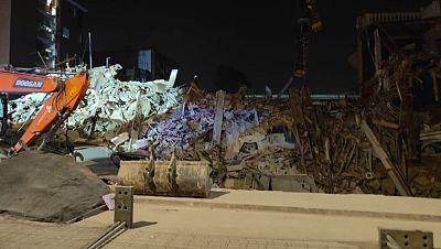 Un edificio de tres plantas se derrumba en Benet�sser, Valencia, sin causar heridos