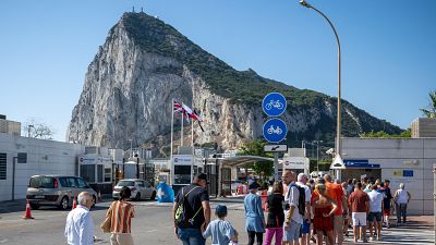 El ministro principal de Gibraltar, Javier Picardo, ha celebrado en una entrevista en la Hora de la 1 de Televisi�n Espa�ola la ca�a de la verja entre el Pe��n de Gibraltar y la Pen�nsula Ib�rica. Asimismo, espera que el acuerdo perdure a lo largo de los a�os: