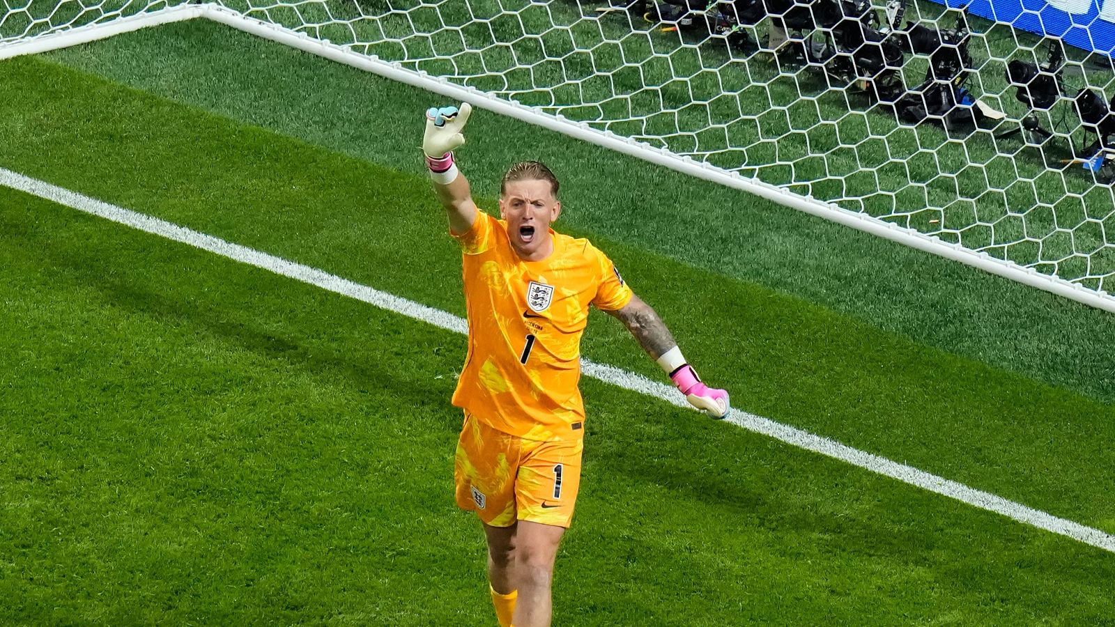 Parada de Jordan Pickford en el minuto 68 del Inglaterra - Argentina (1-0) | Mundial 2026 | Ver vídeo