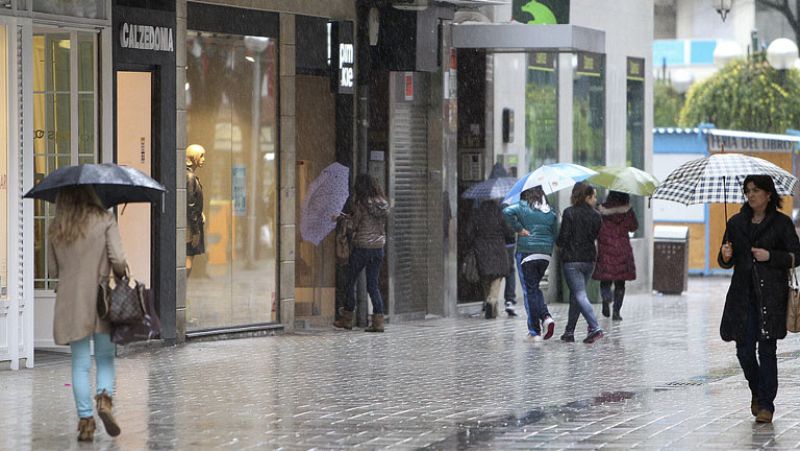Lluvias en Andalucía y litoral cantábrico, nevadas y viento