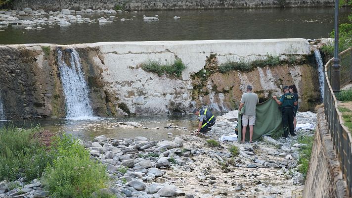 Telenavarra - Dolor en Roncal tras el ahogamiento de una madre y sus hijos de 11 y 7 años