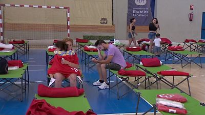 Preocupaci�n entre los vecinos evacuados del incendio de Or�s, Zaragoza - Noticias Arag�n | Ver