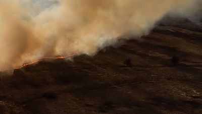Contin�an activos los incendios en Zaragoza, Guadalajara y Madrid | Ver ahora