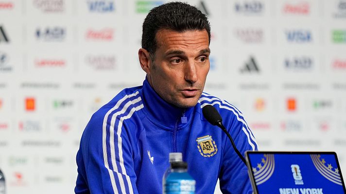 Lionel Scaloni: "�Lo que me preocupa de Espa�a? Que el autob�s salga del hotel. Es una gran selecci�n"