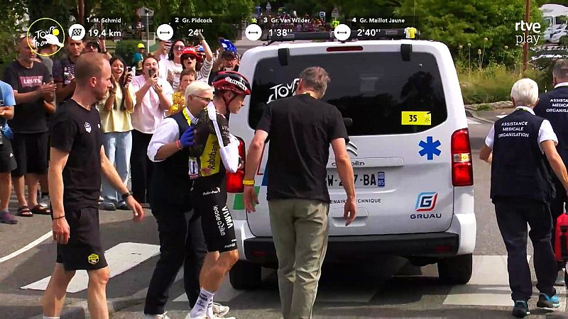 Vingegaard sufre una caída en el Tour de Francia y se va en ambulancia - Tour de Francia | Ver
