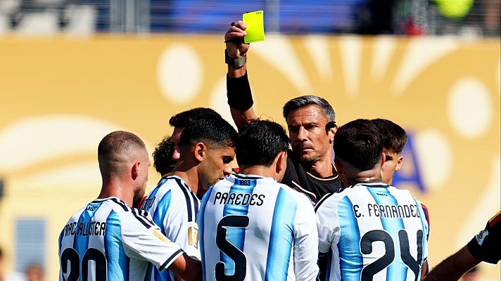 Copa Mundial de la FIFA 2026 - Amonestación a Leandro Paredes en el minuto 51 del España - Argentina (0-0) | Mundial 2026