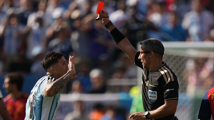 Copa Mundial de la FIFA 2026 - Doble amarilla para Enzo en el minuto 92 del España - Argentina (0-0) | Mundial 2026