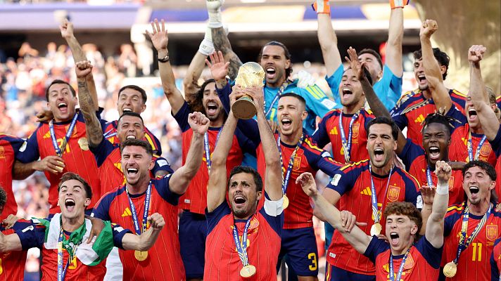 Copa Mundial de la FIFA 2026 - Un momento para la historia. Rodri levanta el trofeo de Campeón del Mundo