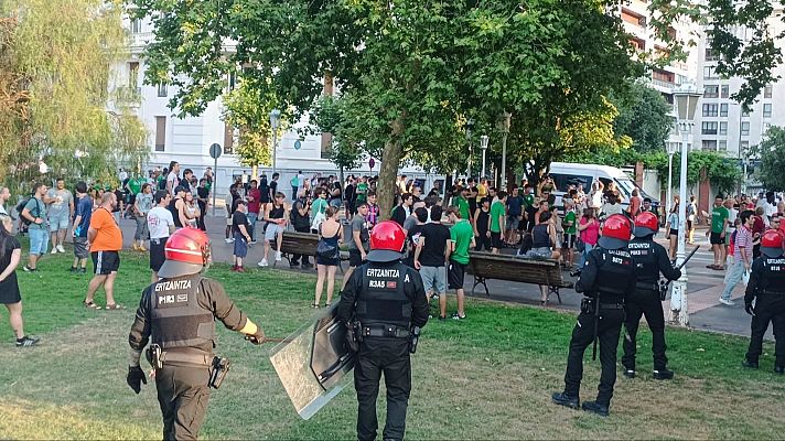 Diario 24 - La Ertzaintza detiene a cuatro personas e investiga a siete por agredir e insultar a aficionados de la selección española