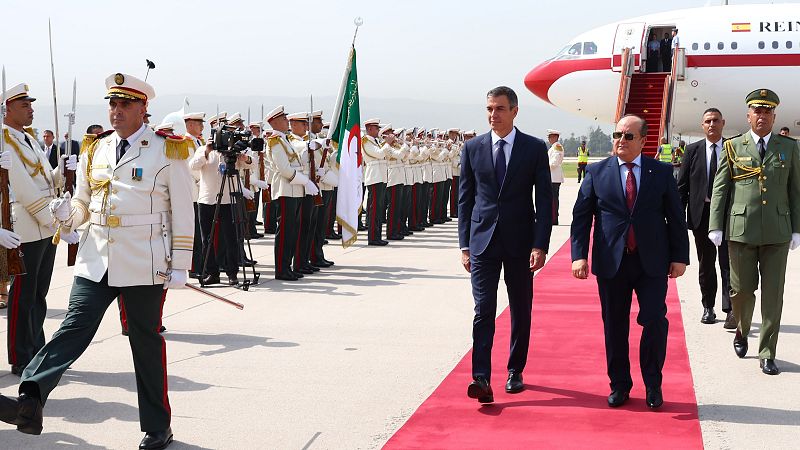 Sánchez visita Argelia para cerrar la crisis del Sáhara - Informativo 24h | Ver