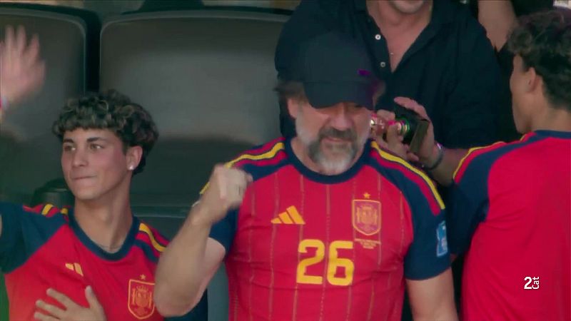 Famosos i esportistes celebren el Mundial d’Espanya a les xarxes - L'Informatiu | Veure