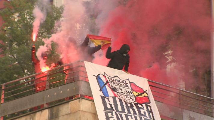 Telenorte - País Vasco - La Ertzaintza detiene a cuatro personas e investiga a siete por los incidentes tras la victoria de España