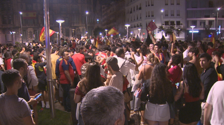 Telenorte - País Vasco - Miles de personas celebran en Euskadi el triunfo de la selección española en el Mundial