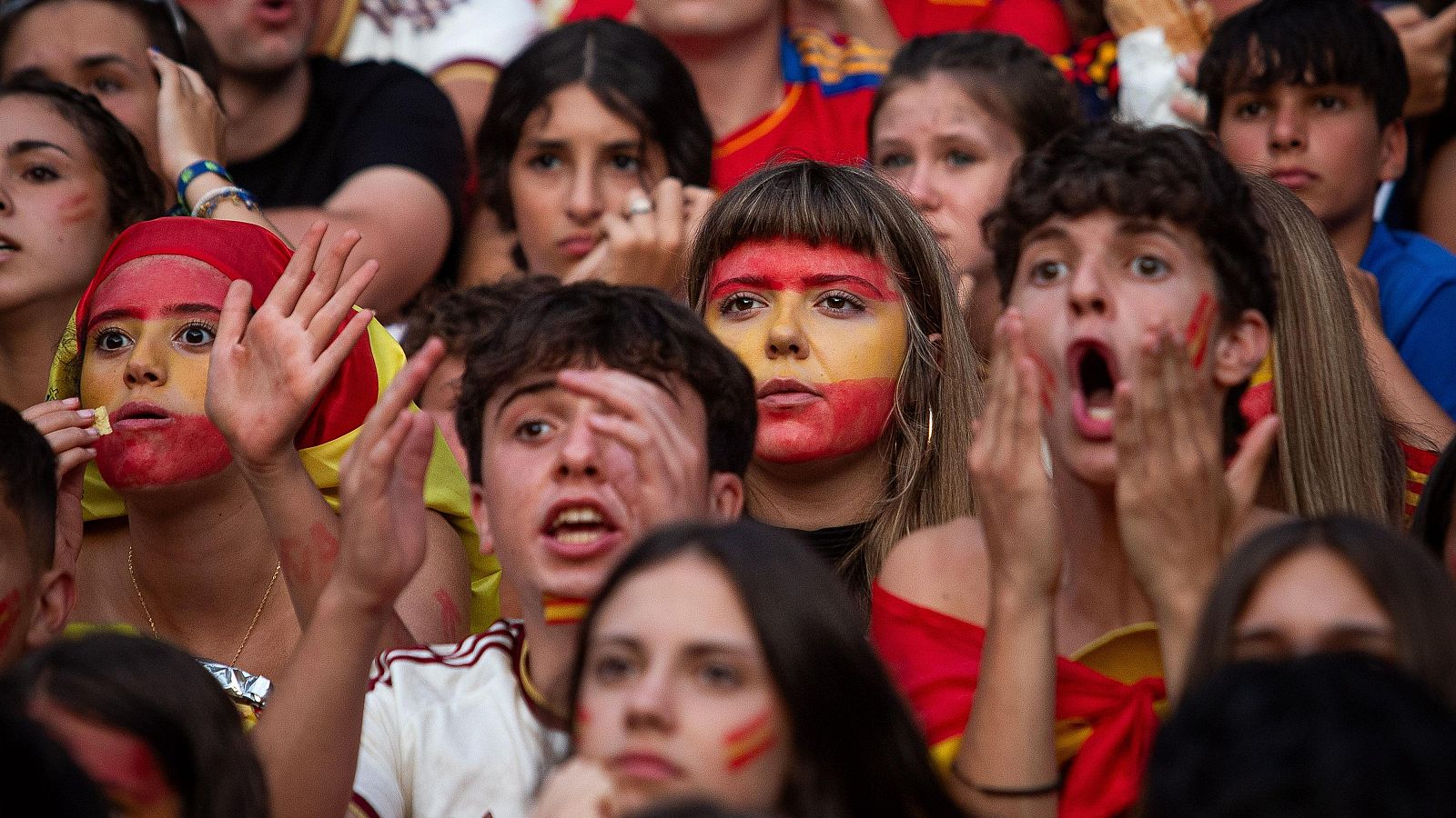 Borja Iglesias leva a bandeira de Galicia á final do Mundial