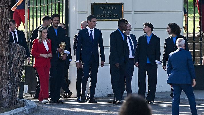 Pedro Sánchez recibe a los Campeones del Mundo en Moncloa