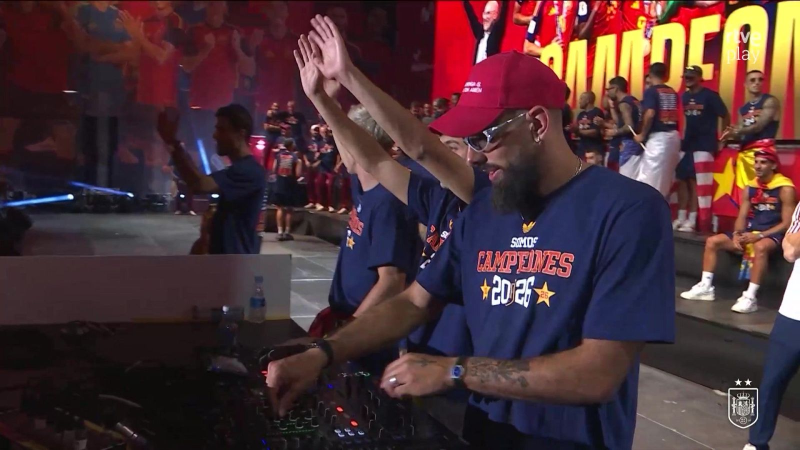 Borja Iglesias sorprende con su habilidad haciendo de DJ - Copa Mundial de la FIFA 2026 | Ver