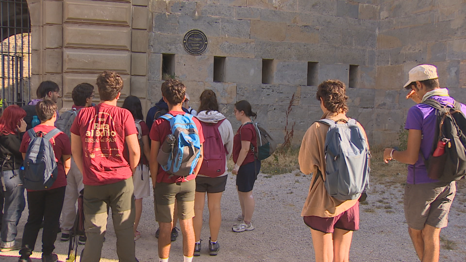 Llega a Navarra un campamento de memoria democrática - Telenavarra | Ver