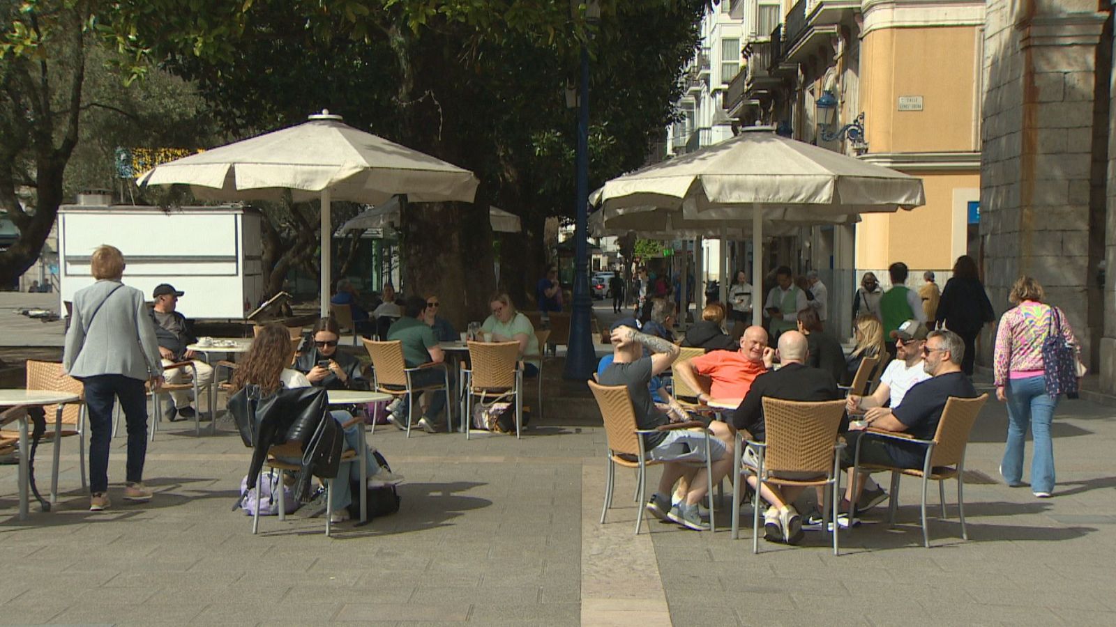¿Salud o economía?: reacciones en Cantabria al proyecto de ley del tabaco - TeleCantabria | Ver