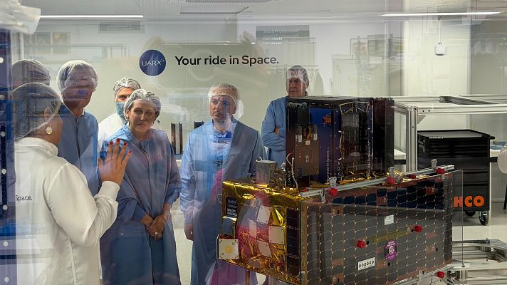 Telexornal - Galicia - O primeiro vehículo español que move satélites, feito en Nigrán