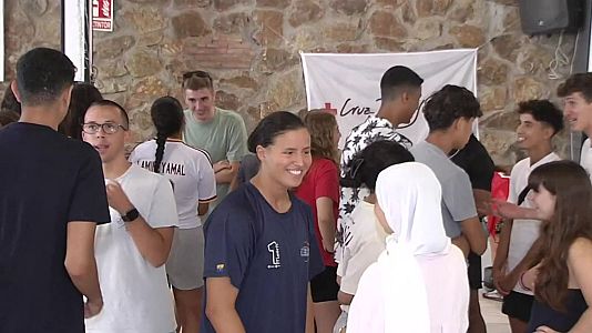 Cruz Roja re�ne a j�venes ceut�es en una jornada sobre sobre el deporte, la migraci�n y el compromiso social