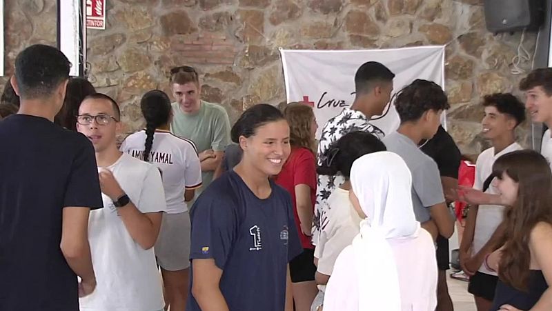 Cruz Roja reúne a jóvenes ceutíes en una jornada sobre sobre el deporte, la migración y el compromiso social | Ver