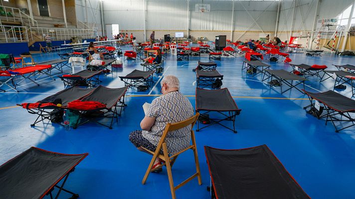 Telediario 2 - Los vecinos de Ríofrío del Llano regresan a sus casas tres días después tras el incendio