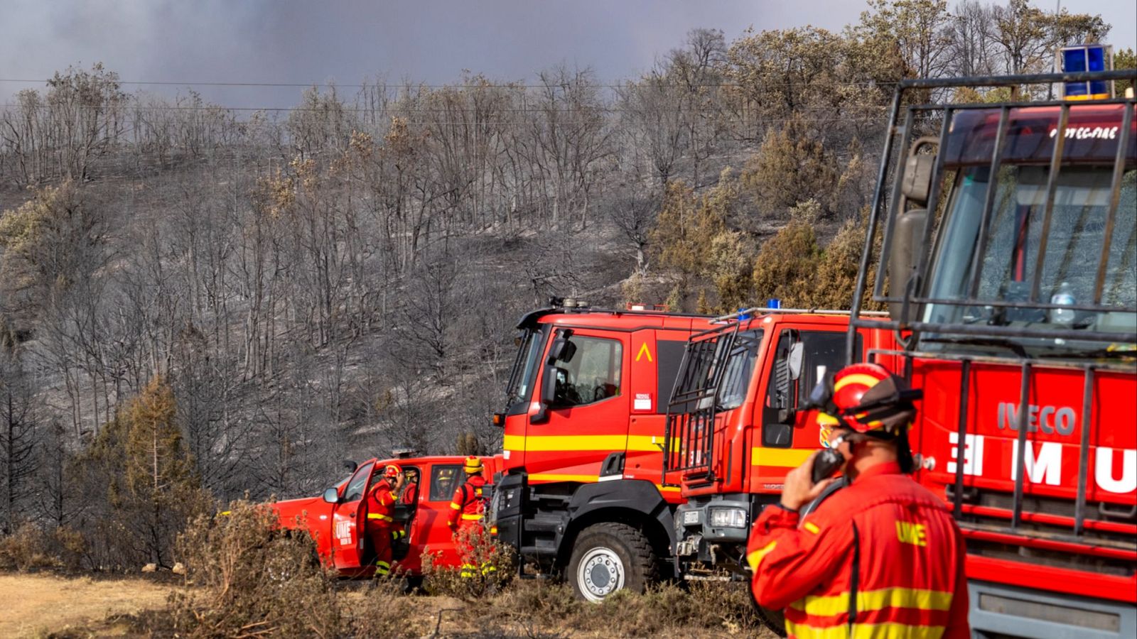 Los incendios de La Mierla y Selas mejoran | Ver