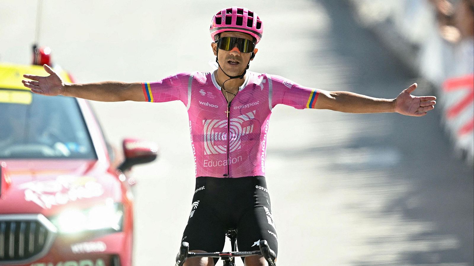 Richard Carapaz gana la etapa 18 del Tour 2026 | Ver